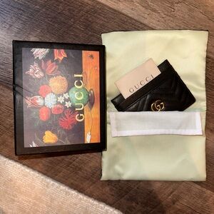 Gucci Marmont card case (auth +BNIB)